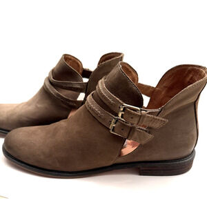 Women's Corso Como Islip Cutout Taupe Brown Double Buckle Strap Ankle Boot 9.5